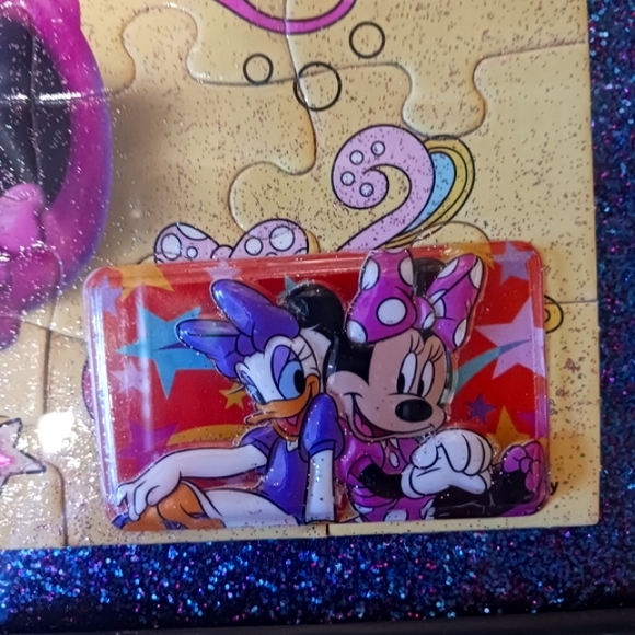 NWT Disney minnie mouse & friends gift basket,& puzzel picture frame decor - Picture 3 of 13
